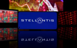 Stellantis Shares Fall Amidst Forecast Cuts: While it May Be Time for Investors to Sell STLA